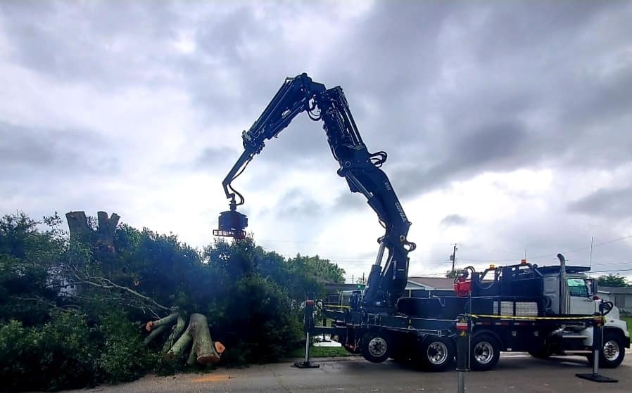 Tree Service Express Offers Crane Services